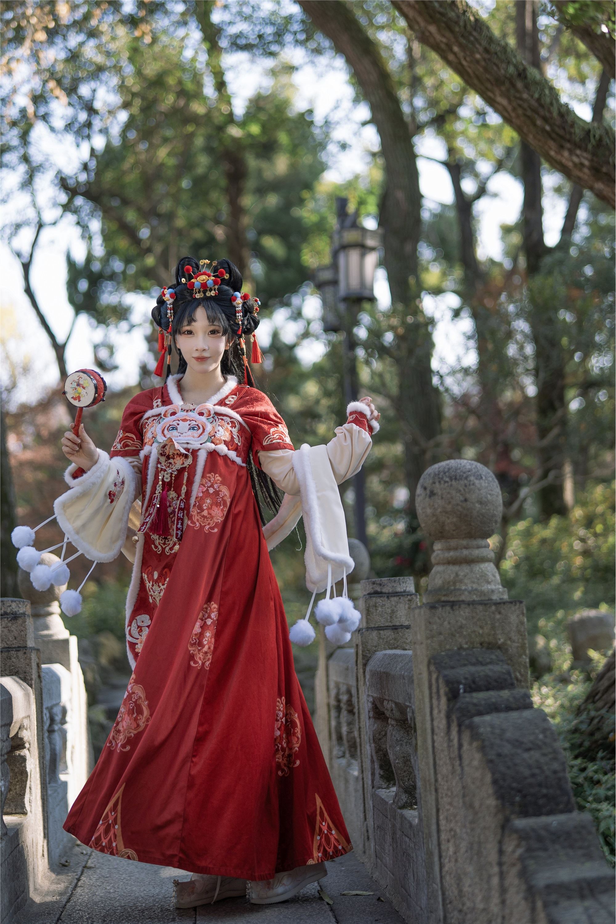 YITUYU艺图语 2025.01.31 红红火火迎新年 一只小羊